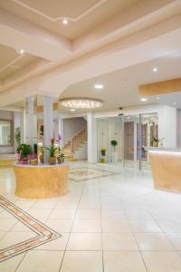 Lobbyen eller receptionen på CNic Gemini Hotel