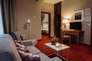 Μια τηλεόραση ή/και κέντρο ψυχαγωγίας στο Hotel Đakovo