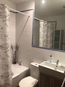 Kúpeľňa v ubytovaní Apartamento El Salón + 13 fotografií