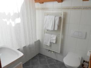 Koupelna v ubytování Mazot Zermatt