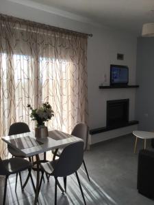Μια τηλεόραση ή/και κέντρο ψυχαγωγίας στο George's Apartment - Zakynthos
