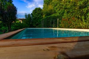 Bazén v ubytovaní Villa Le Facezie B&B alebo v jeho blízkosti