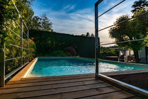 Bazén v ubytovaní Villa Le Facezie B&B alebo v jeho blízkosti