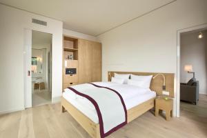 Ένα ή περισσότερα κρεβάτια σε δωμάτιο στο Hotel Kloster Haydau +27 φωτογραφίες