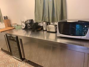 A kitchen or kitchenette at the green home