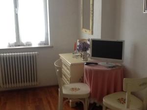 TV a/nebo společenská místnost v ubytování Hotel Due Pini