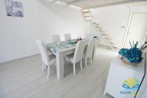 Kép Pavon House Blue - Villetta nuova costruzione 80 mt dal mare, 3 km da spiagge Torre San Giovanni szállásáról Allistében a galériában