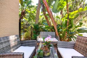 Κήπος έξω από το Beautiful property on Siesta Key