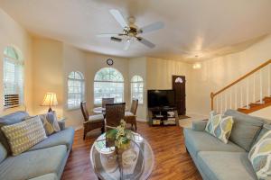 Χώρος καθιστικού στο Beautiful property on Siesta Key
