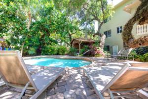 Πισίνα στο ή κοντά στο Beautiful property on Siesta Key