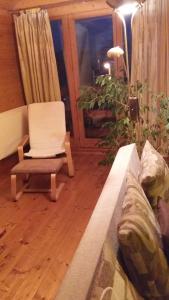 A seating area at Komfort Apartman