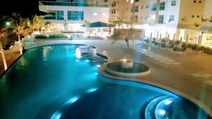 Bazén v ubytování Salinas Park Resort 2 Quartos nebo v jeho okolí + 13 fotografií