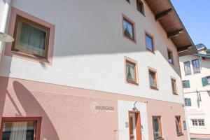 Budynek, w którym mieści się apartament