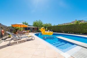 Bazén v ubytování Finca Son Macia, amplia piscina, jardines en Selva, cerca de playas nebo v jeho okolí