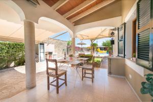 Balkón nebo terasa v ubytování Finca Son Macia, amplia piscina, jardines en Selva, cerca de playas
