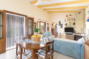Posezení v ubytování Finca Son Macia, amplia piscina, jardines en Selva, cerca de playas
