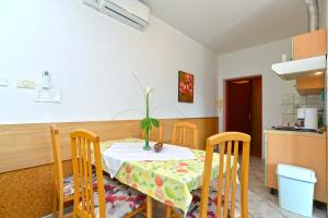 Kuchyň nebo kuchyňský kout v ubytování Pool Apartments 624