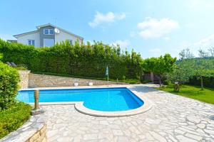 Bazén v ubytování Pool Apartments 624 nebo v jeho okolí