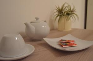 Coffee and tea making facilities at Souvenir d'été