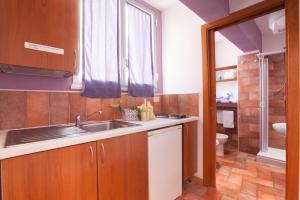 Nhà bếp/bếp nhỏ tại Sorrento Marida Rooms