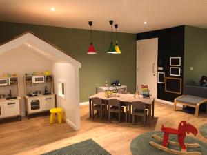 Area soggiorno di Manor West Hotel & Leisure Club
