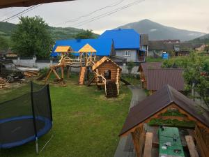 Herní místnost nebo prostor pro děti v ubytování Synevyrskyj Chardash