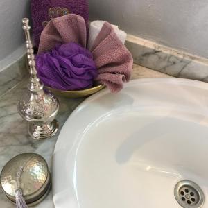 Uma casa de banho em Dar Sultan