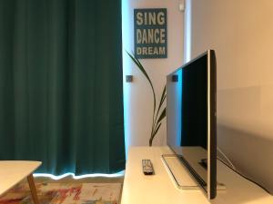 TV a/nebo společenská místnost v ubytování CriteriaHome! nice&easy