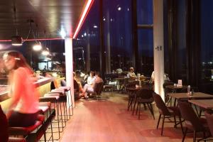 Restauracja lub miejsce do jedzenia w obiekcie arte Hotel Salzburg