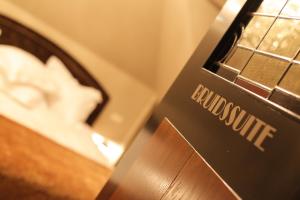 Postel nebo postele na pokoji v ubytování Villa Sterrebosch - boutique hotel - 1 suite - centrum Wijchen
