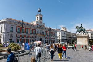 Goście zatrzymujący się w obiekcie Arenal Suites Puerta del Sol