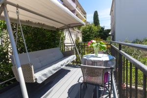 Balkón alebo terasa v ubytovaní Studio apartment Oleander