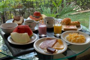 Comida no hotel ou em algum lugar perto