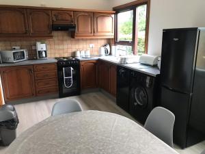 Dapur atau dapur kecil di Hebridean Holiday House