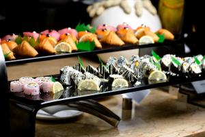 Makanan di atau berdekatan hotel