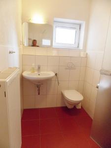 Koupelna v ubytování Gasthaus Traube, Ludwigshafen, Bodensee, Seenah gelegen