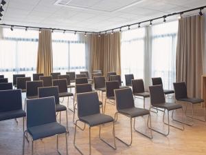 Área de negócios e/ou sala de conferências em Novotel Blois Centre Val De Loire