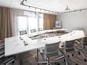 Área de negócios e/ou sala de conferências em Novotel Blois Centre Val De Loire