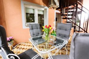 Imagen de la galería de Moments Apartment, en Dekani 18 fotos más
