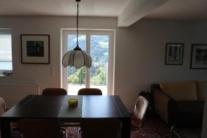 Posezení v ubytování Ferienwohnung mit Panoramablick + 5 fotografií