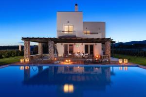 The swimming pool at or close to Villa Sevil