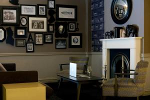 The lobby or reception area at Best Western Manchester Altrincham Cresta Court Hotel 