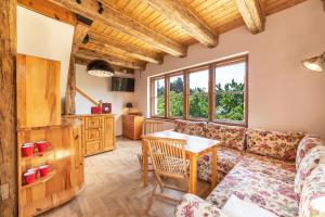 Kuchyň nebo kuchyňský kout v ubytování Apartamenty Dom Niezwykly