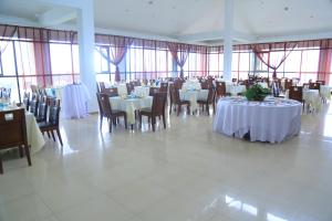 Reštaurácia alebo iné gastronomické zariadenie v ubytovaní Haile Resort-Gondar