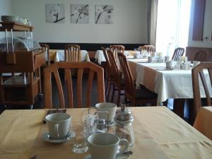 Reštaurácia alebo iné gastronomické zariadenie v ubytovaní Penzion Bojnice