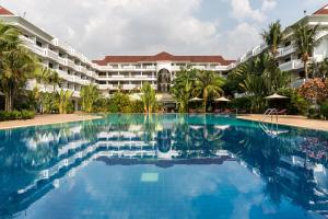 Bazén v ubytování Angkor Century Resort & Spa nebo v jeho okolí
