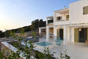 Bazén v ubytování Ciel Villas Paros nebo v jeho okolí