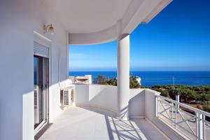 Nespecifikovaný výhled na moře nebo výhled na moře při pohledu z vily