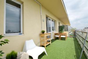A balcony or terrace at Standard Apartment by Hi5 - Incredible view with terrace