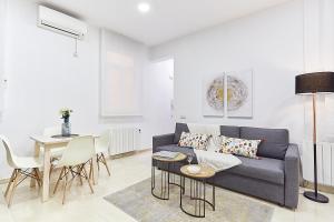 Posezení v ubytování LEEWAYS APARTMENT IX in GRAN VÍA